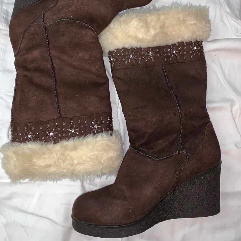 Winter boots size 8